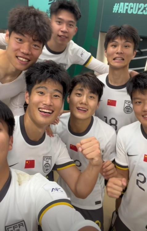 AG体育官方入口-国足3-0大胜越南!看看更衣室都如何庆祝,安东尼奥直接跳上桌子