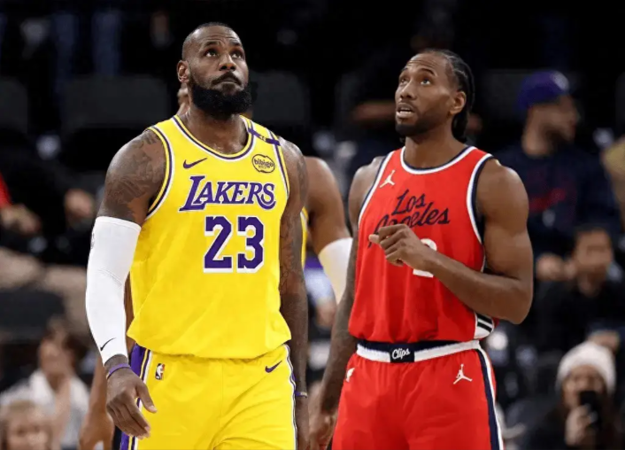 NBA一夜大地震!11笔交易达成,湖人压哨引援神射,快船2换5重建