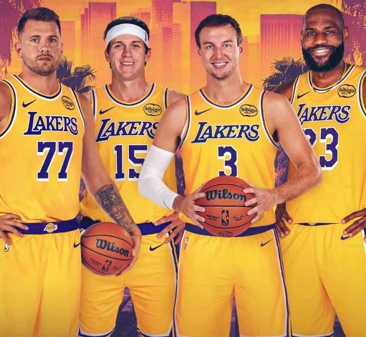 NBA一夜大地震!11笔交易达成,湖人压哨引援神射,快船2换5重建