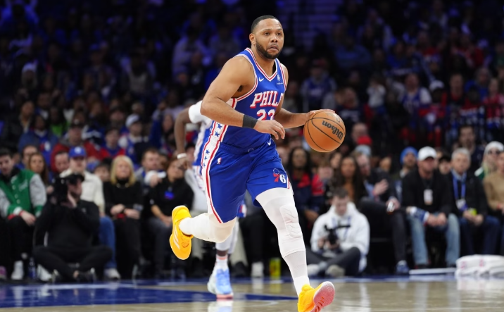 NBA一夜大地震!11笔交易达成,湖人压哨引援神射,快船2换5重建